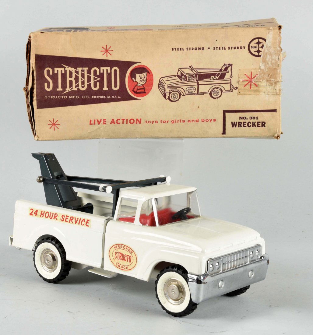 Structo No. 301 Wrecker. (1 of 2)