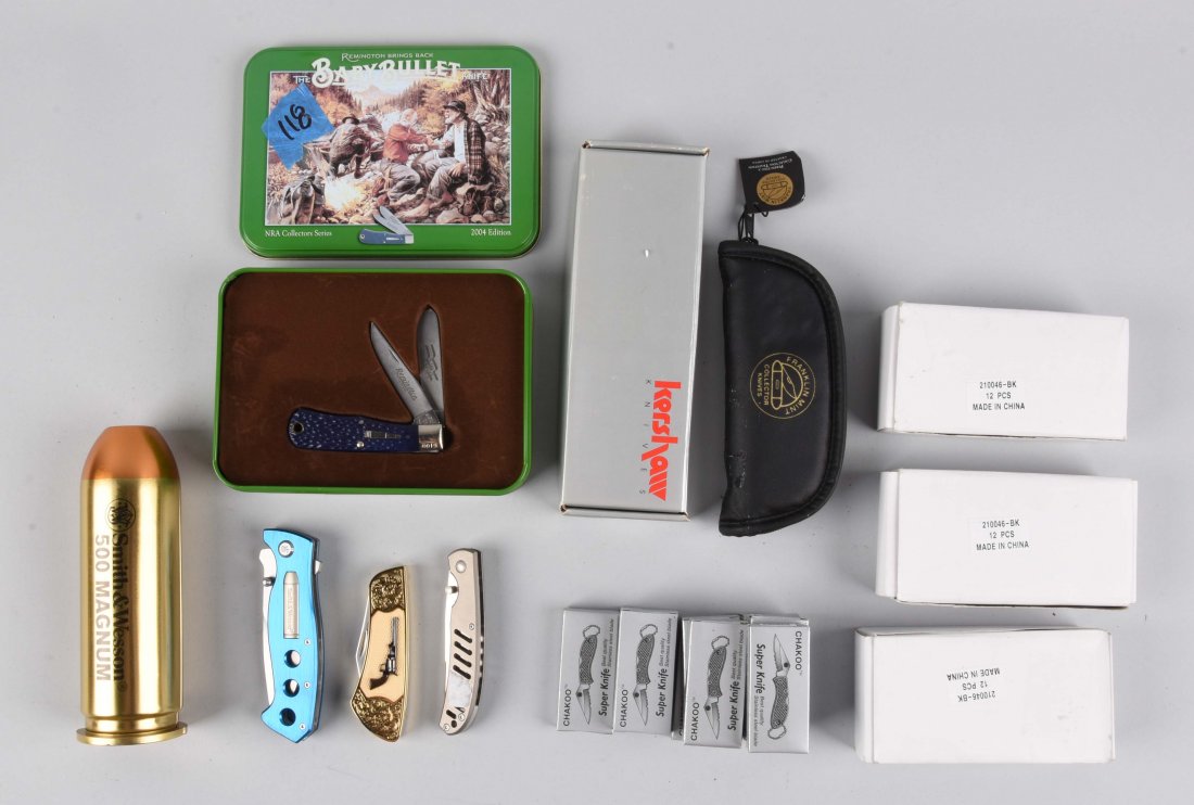 Lot Of 40: Folding Knives by Remington, S&W & Others.: 1) Smith & Wesson, 4-3/4" 1 blade tactical lock back, correct factory box with figural bullet fitted display box. 2) Remington U.M.C., 3-1/2" 2 blade "baby bullet", handled in Delrin, made to commemor