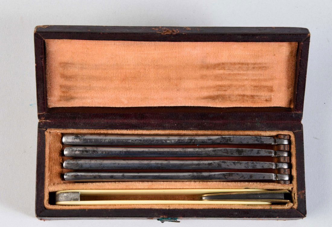 Boxed Integral Set Of Four Blades & One Handle. (1 of 2)