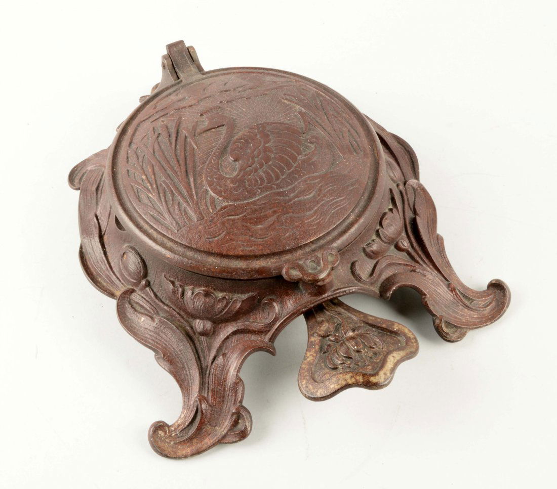 Cast Iron Swan Spittoon. (1 of 1)