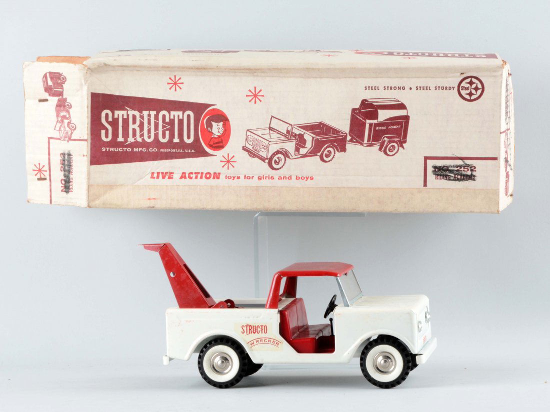 Pressed Steel Structo Wrecker Truck. (1 of 2)