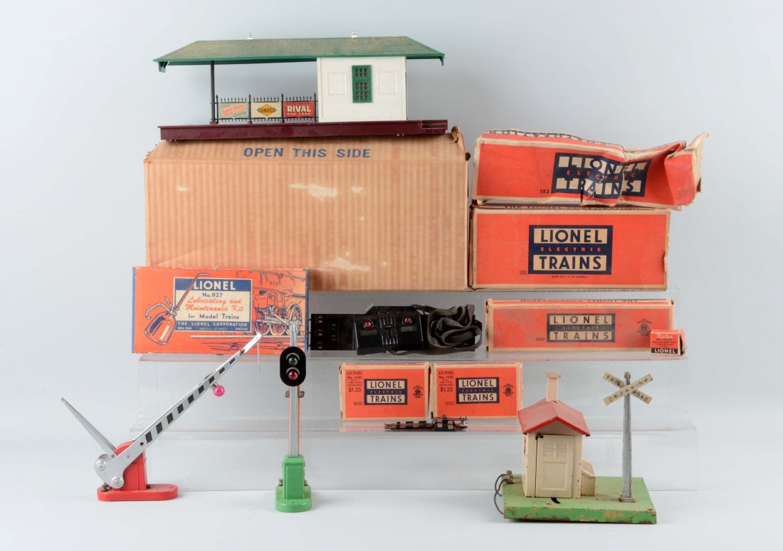 Lot of Lionel Train Stations and Accessories. (1 of 1)