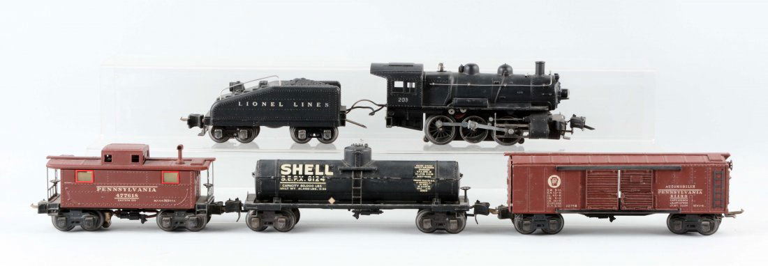 Lot of 5: Lionel No. 203 Switcher & Rolling Stock. (1 of 1)