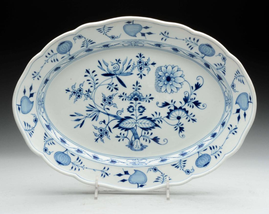 Meissen Blue Onion Platter. (1 of 3)