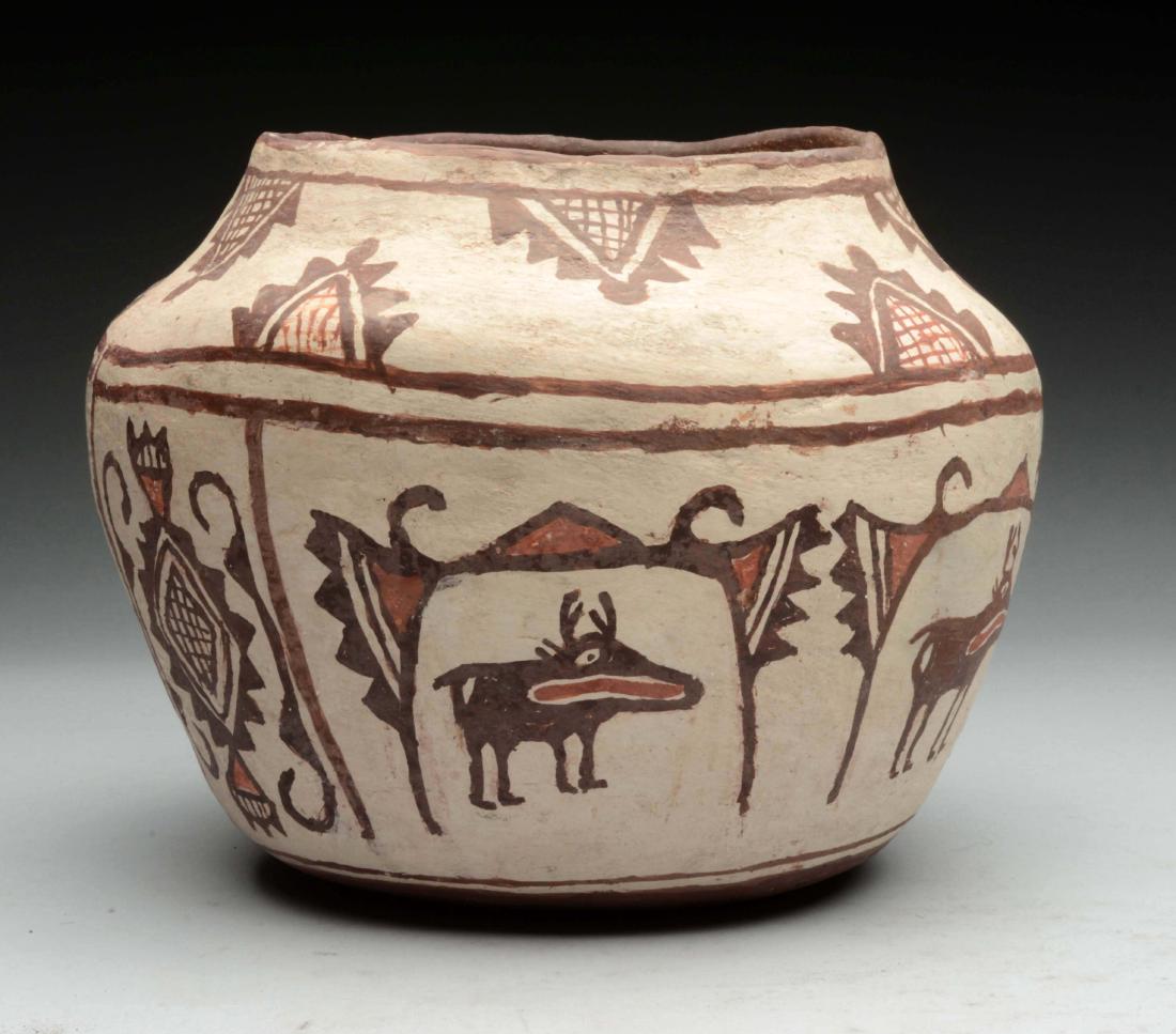 Early Zuni Pot. (1 of 3)