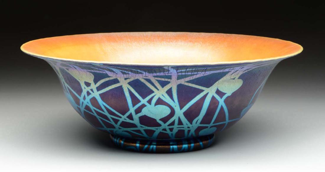 Rare Durand Blue Heart & Vines Bowl. (1 of 2)