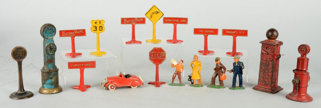 Lot Of 18: Arcade, Hubley And Barclay Items. (1 of 14)