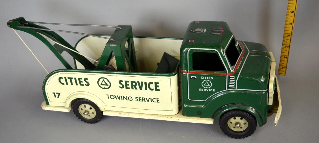 Cities services Towing Service Truck: Cities services Towing Service Truck