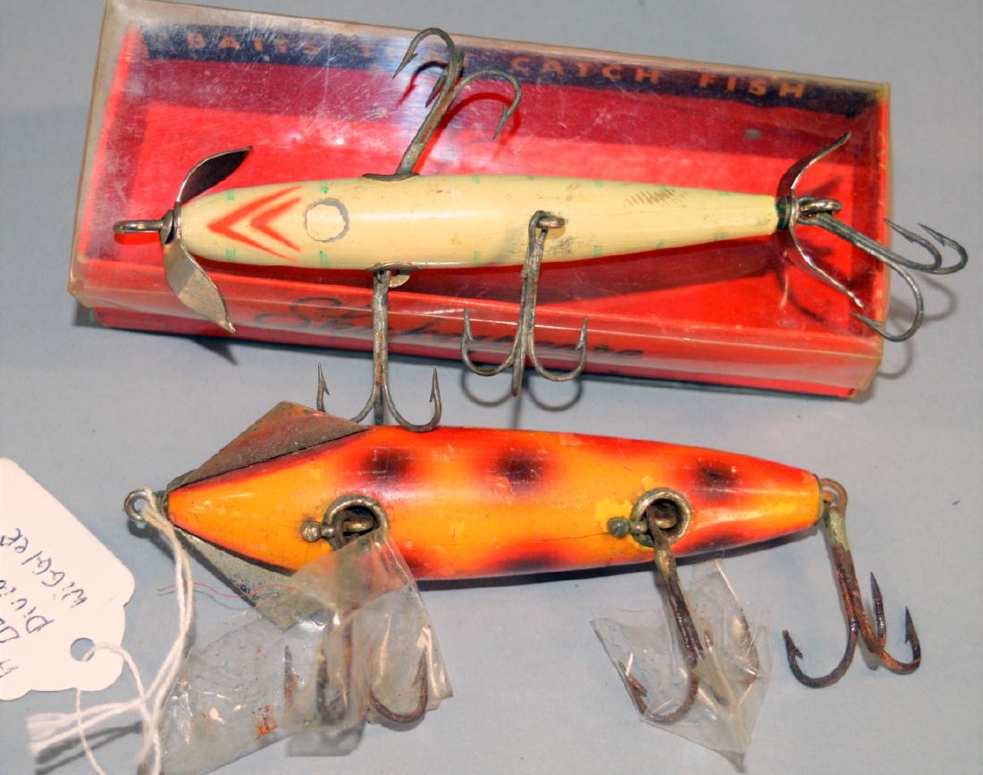 Shakespeare Bait and Heddon Deep Divine Wiggler (1 of 2)