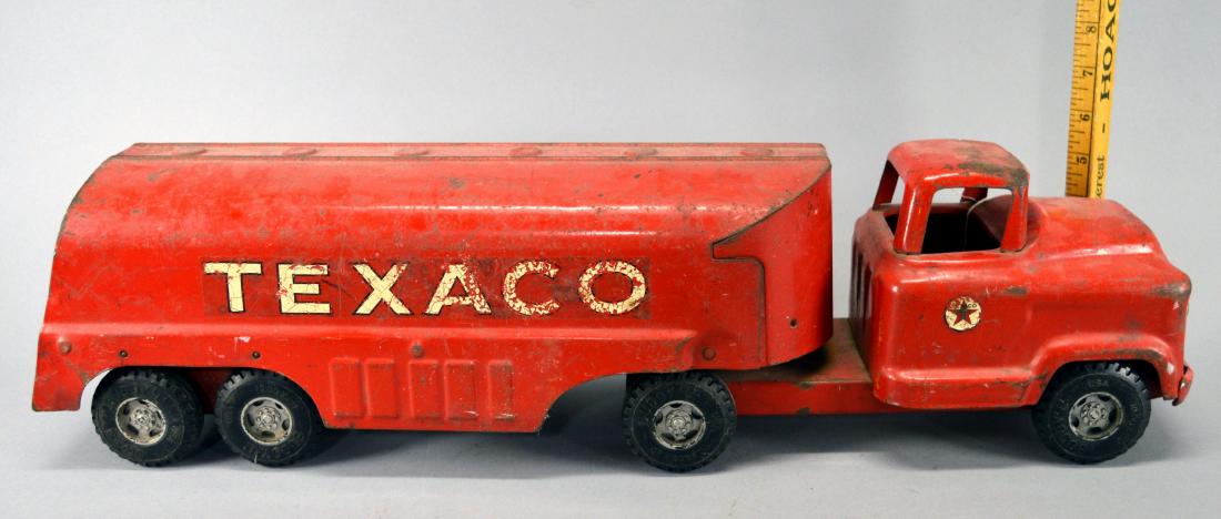 Texaco Buddy L toy truck: Rust