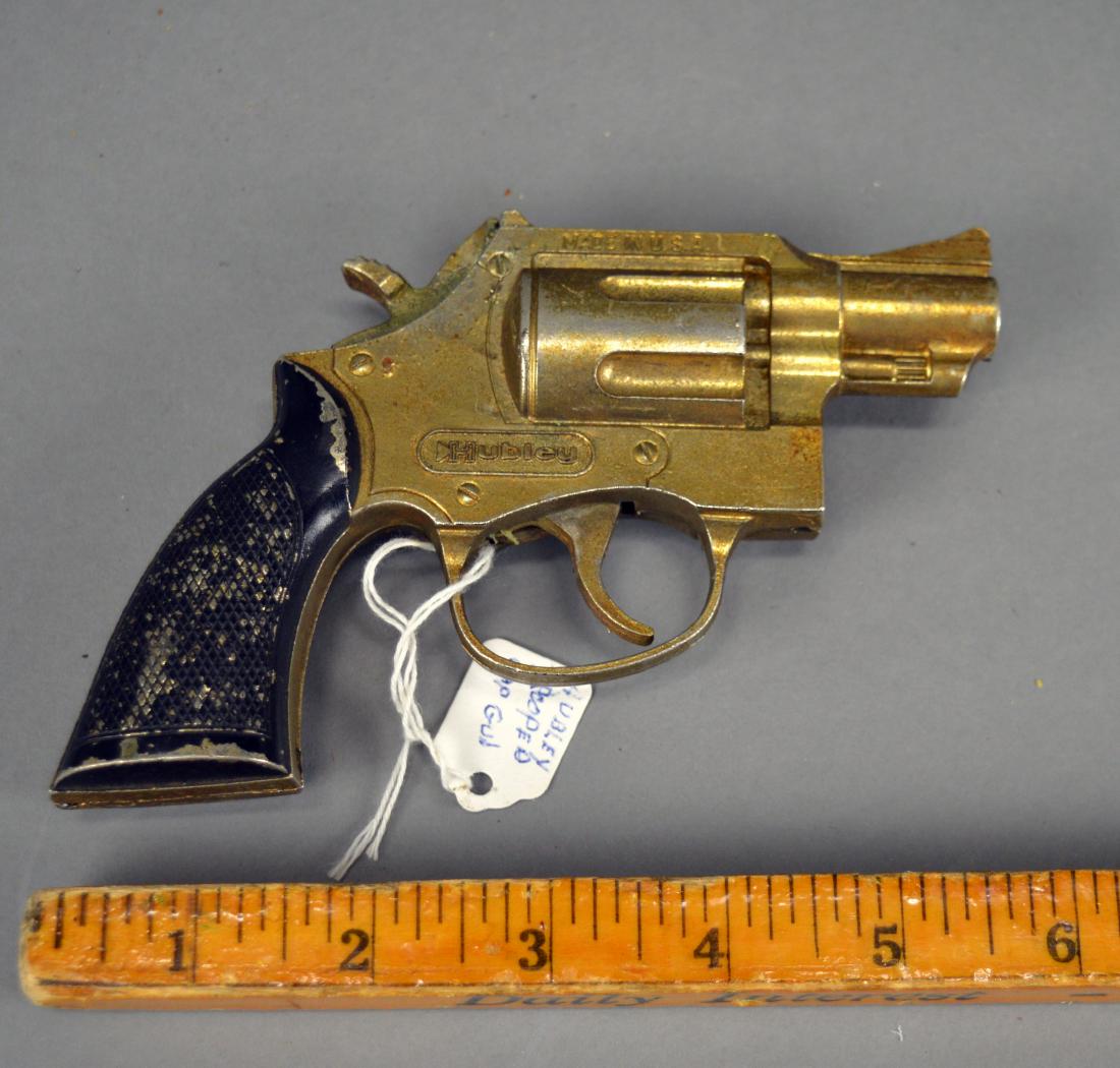 Hubley Trooper cap gun: Surface and finish wear