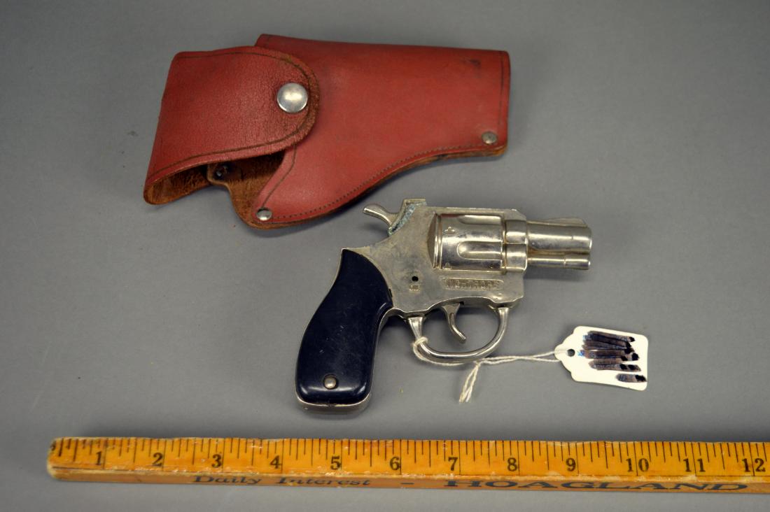 Tightrope Official '38' cap gun: Surface and finish wear