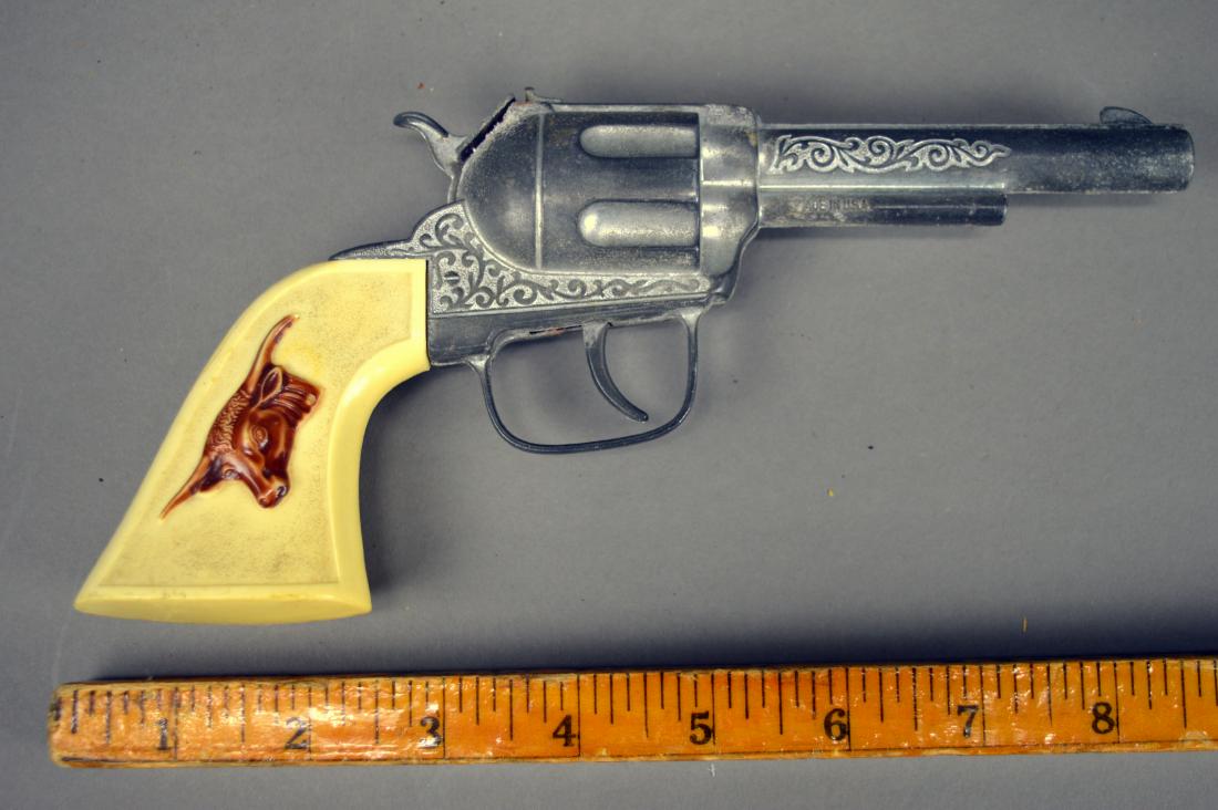 Hubley cap gun: Finish wear and discoloration