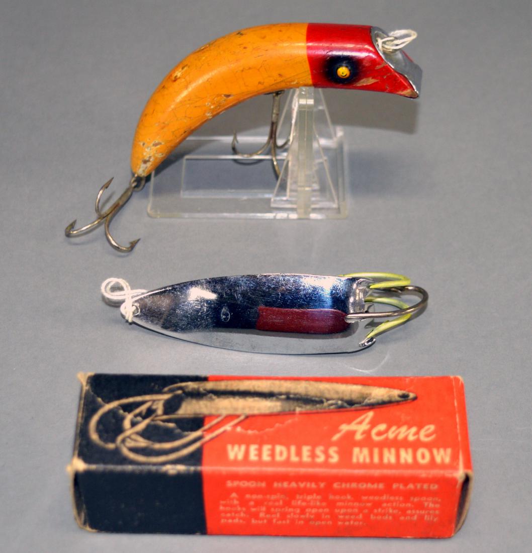 Two vintage fishing lures (1 of 2)