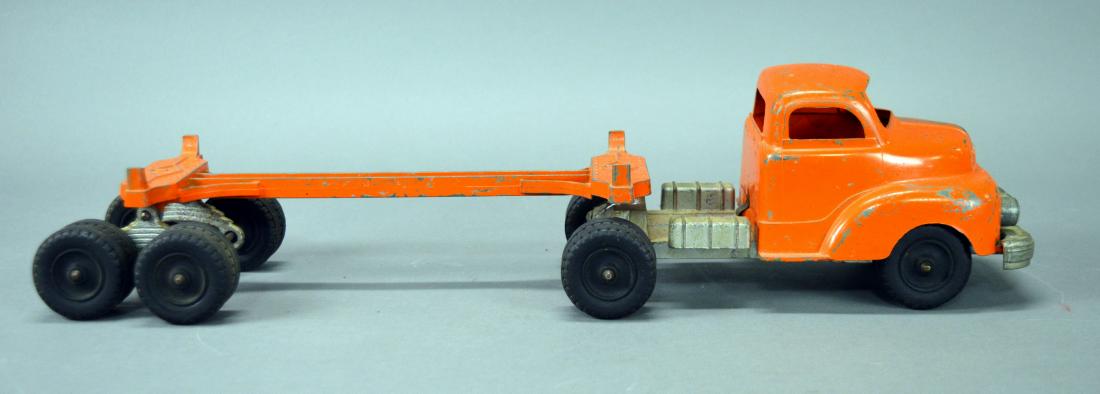 Vintage Hubley Kiddie-Toy orange truck with trailer (1 of 4)