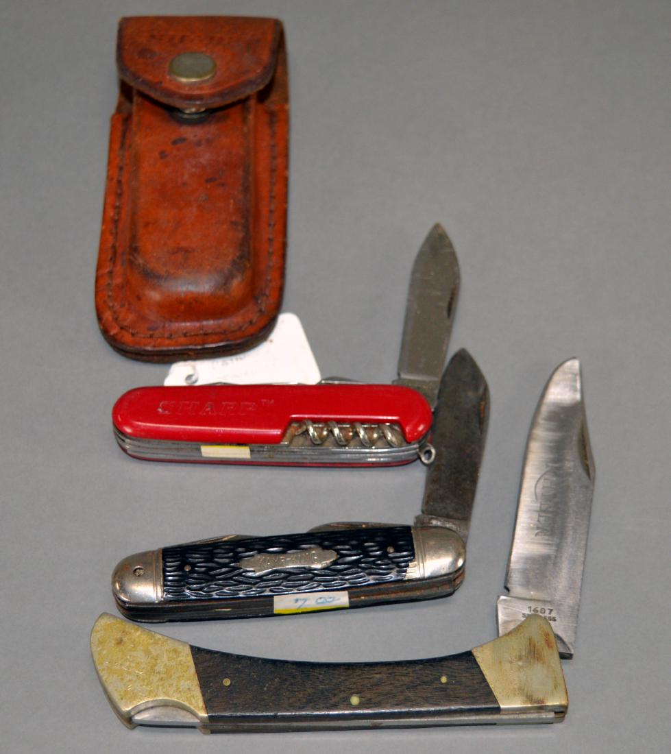 Three vintage pocket knives (1 of 3)