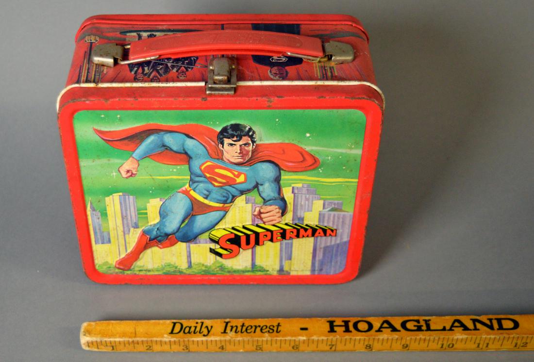 Superman lunchbox, no thermos (1 of 5)