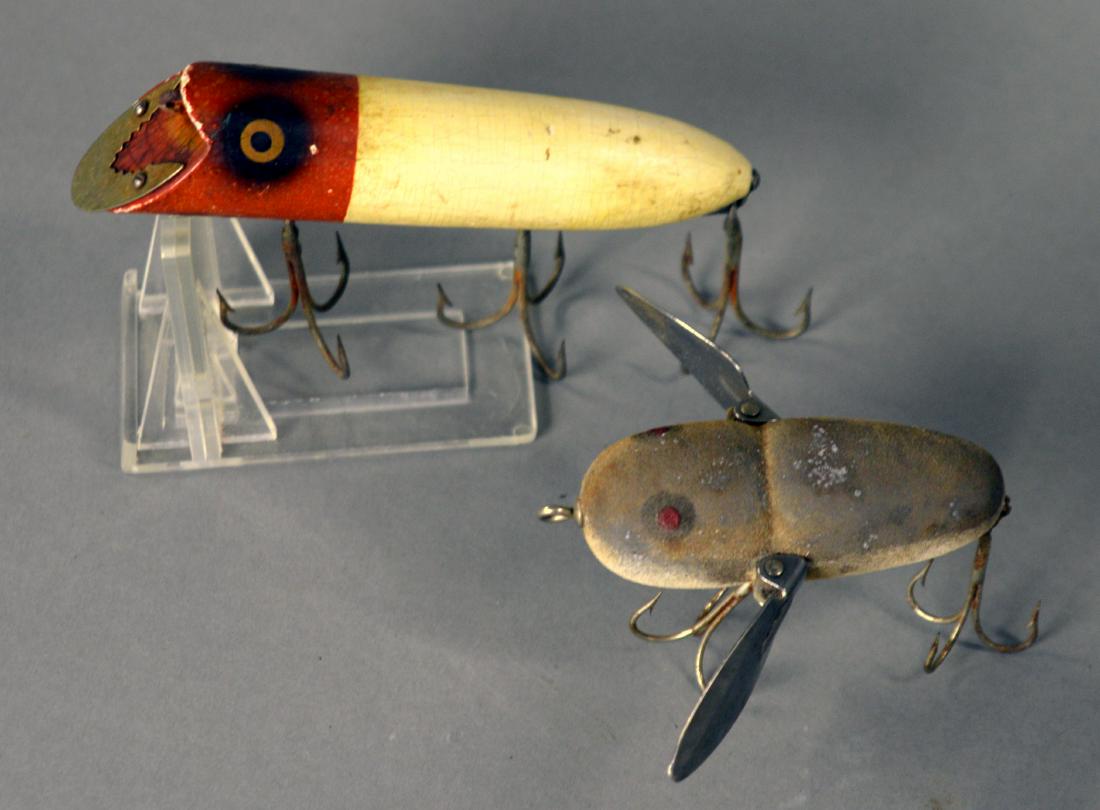 Two vintage fishing lures (1 of 4)