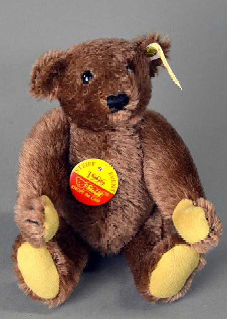 1996 USA Steiff Club Event bear: EAN # 665035 Limited edition of 3000. Very good condition with original tags