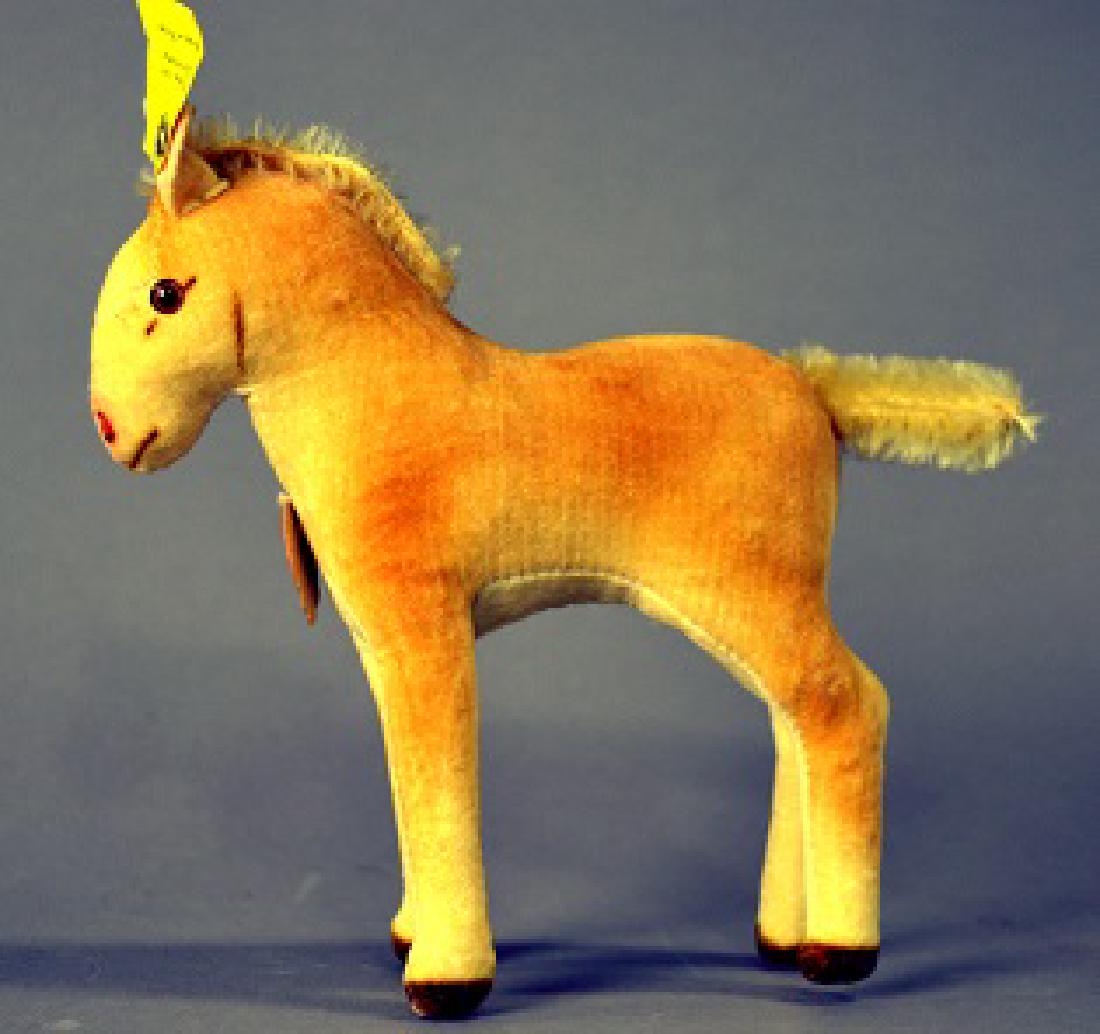 1959-1961 Steiff standing foal: EAN # 6414,03. Very good condition with original tags