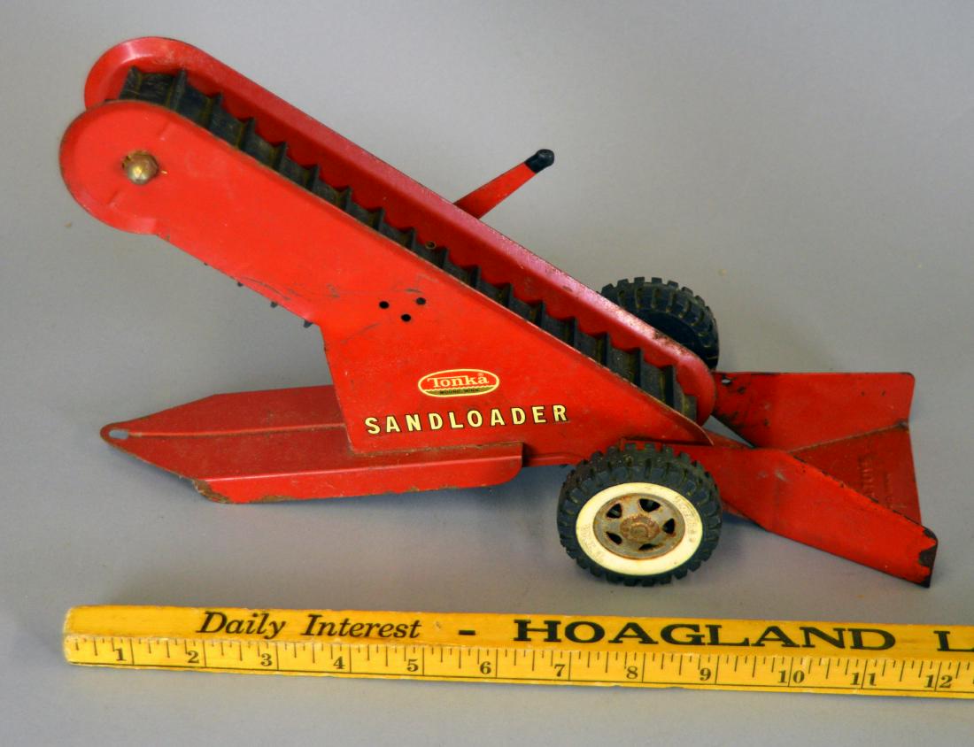 Tonka Sandloader: Minor wear commensurate with age