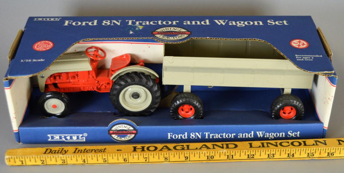 Ertl diecast Ford 8N tractor & wagon set: 1/16 scale. #309