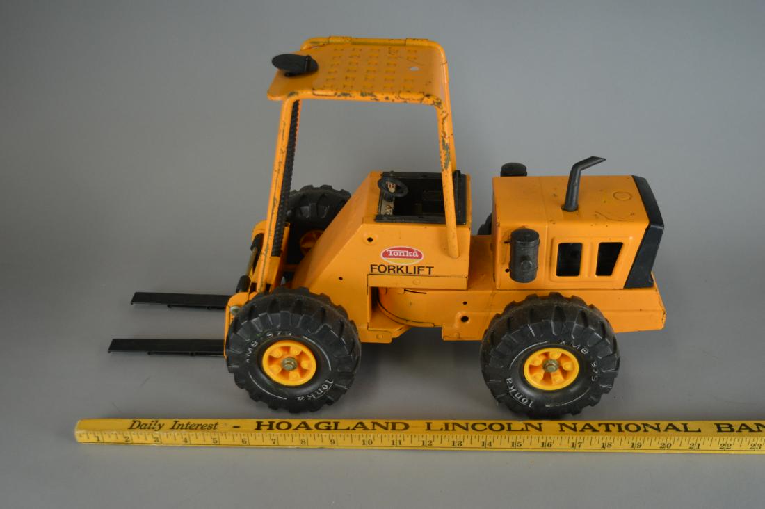 Tonka Forklift: Wear commensurate with age.