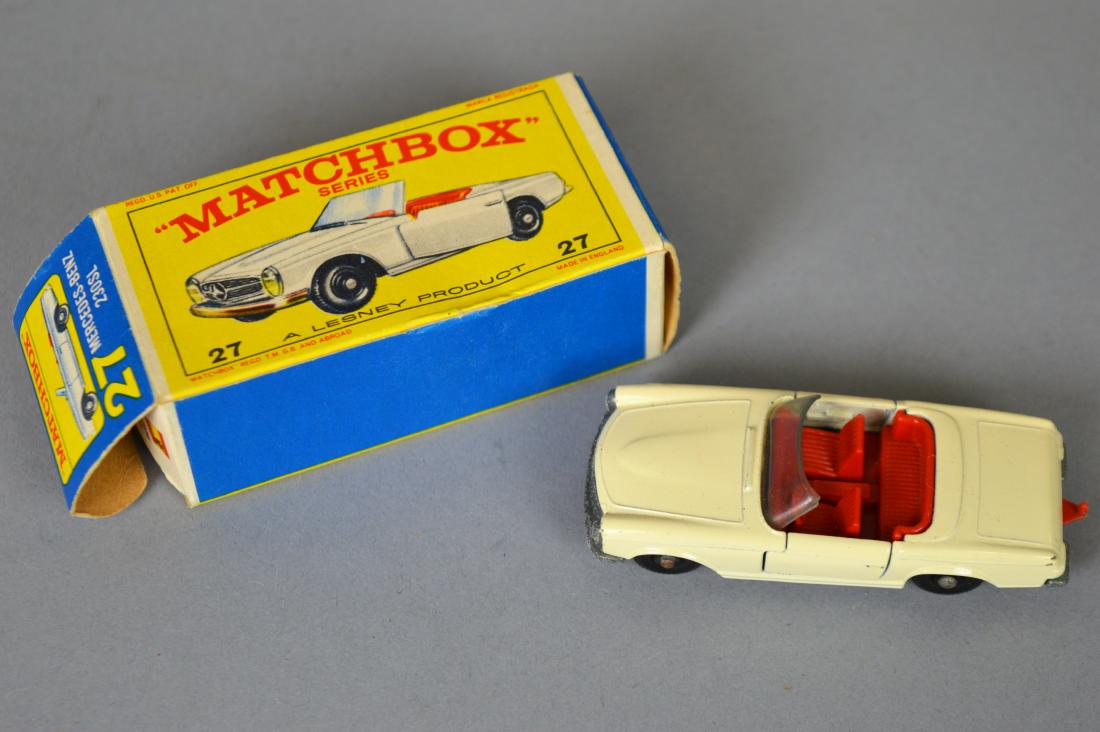 Lesney Matchbox #27 Mercedes-Benz 230SL w/ Box: Lesney Matchbox #27 Mercedes-Benz 230SL w/ Box