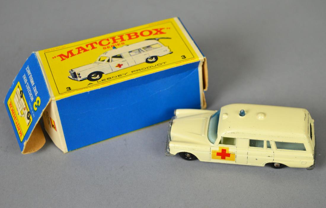 Lesney Matchbox #3 Mercedes-Benz Ambulance: Lesney Matchbox #3 Mercedes-Benz Ambulance