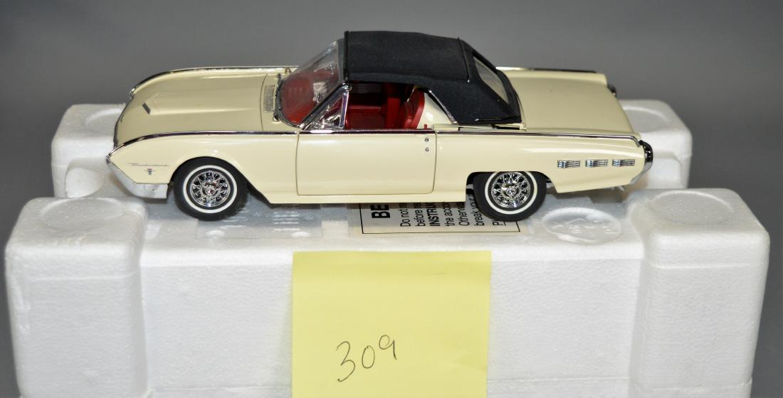 Danbury Mint Diecast 1962 Ford Thunderbird: Danbury Mint Diecast 1962 Ford Thunderbird