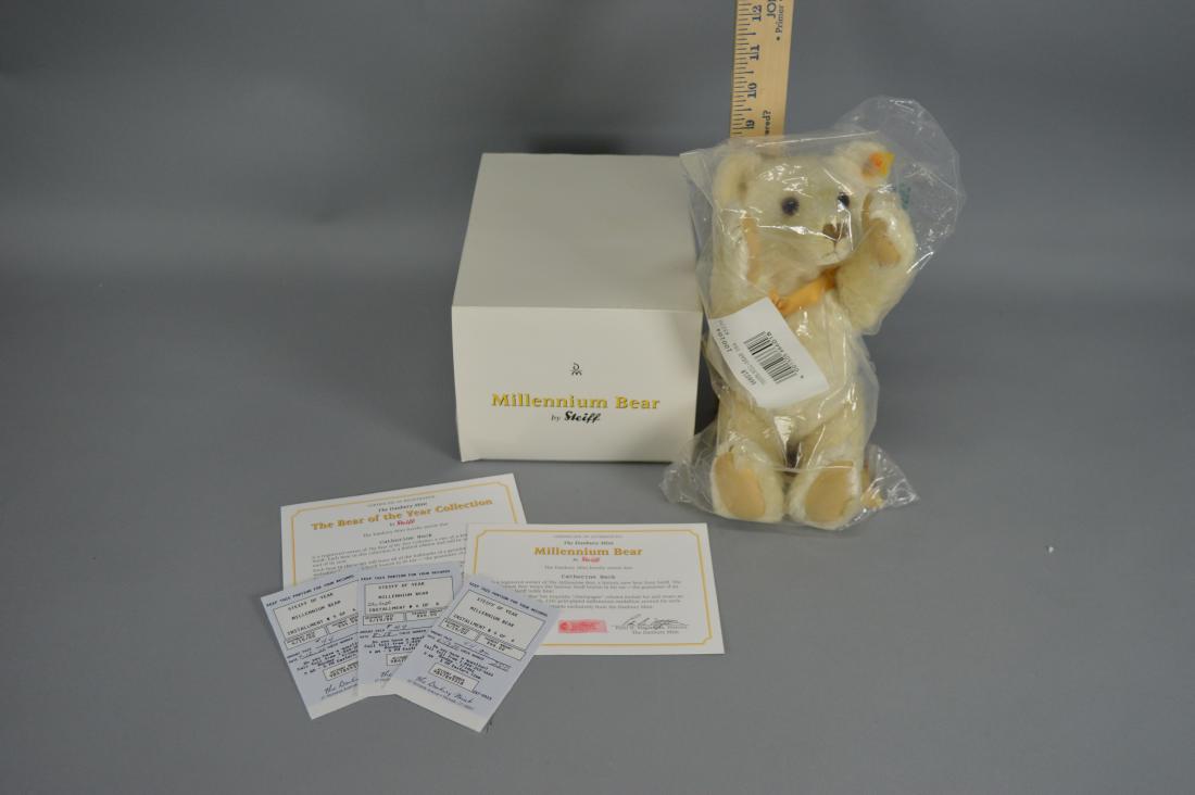 Steiff Millennium Bear 666018: Steiff Millennium Bear 666018