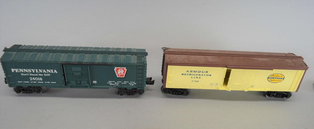 2 Lionel Box Cars Pennsylvania & Armour Refrigerator: 2 Lionel Box Cars Pennsylvania & Armour Refrigerator