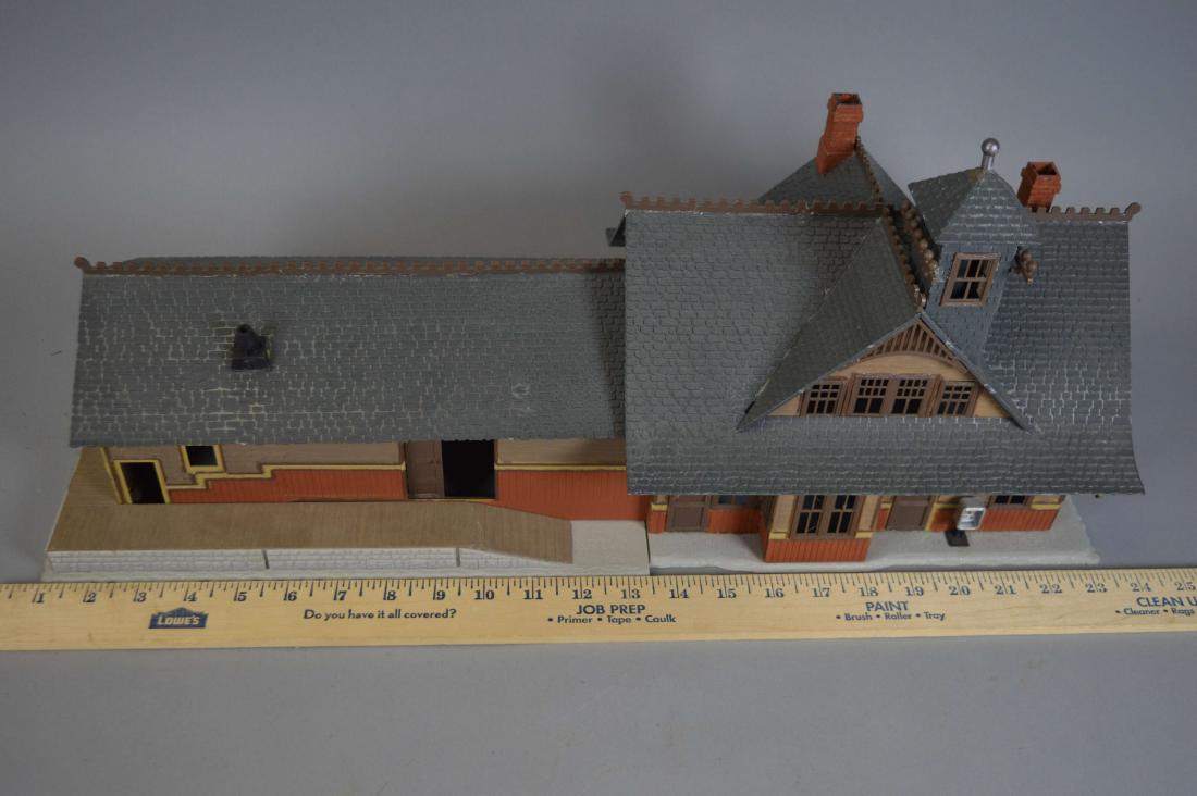 Lionel Victorian Train Station: Lionel Victorian Train Station