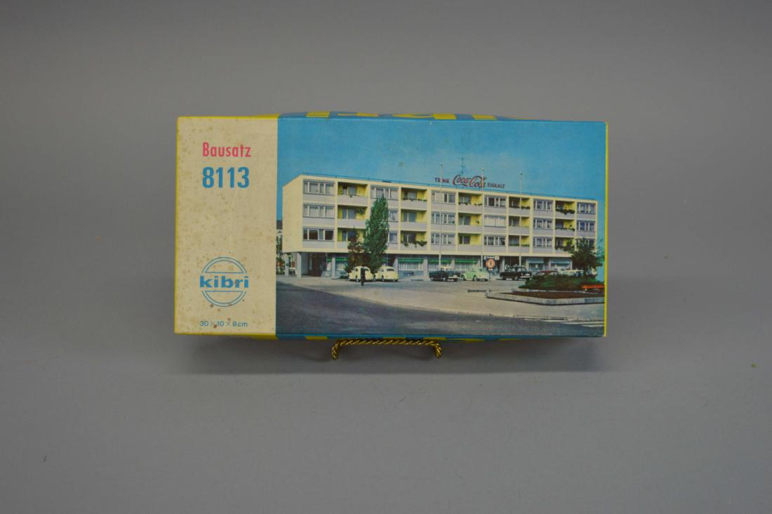 Kibri 8113 HO Scale Apartment Block Model Kit: Kibri 8113 HO Scale Apartment Block Model Kit