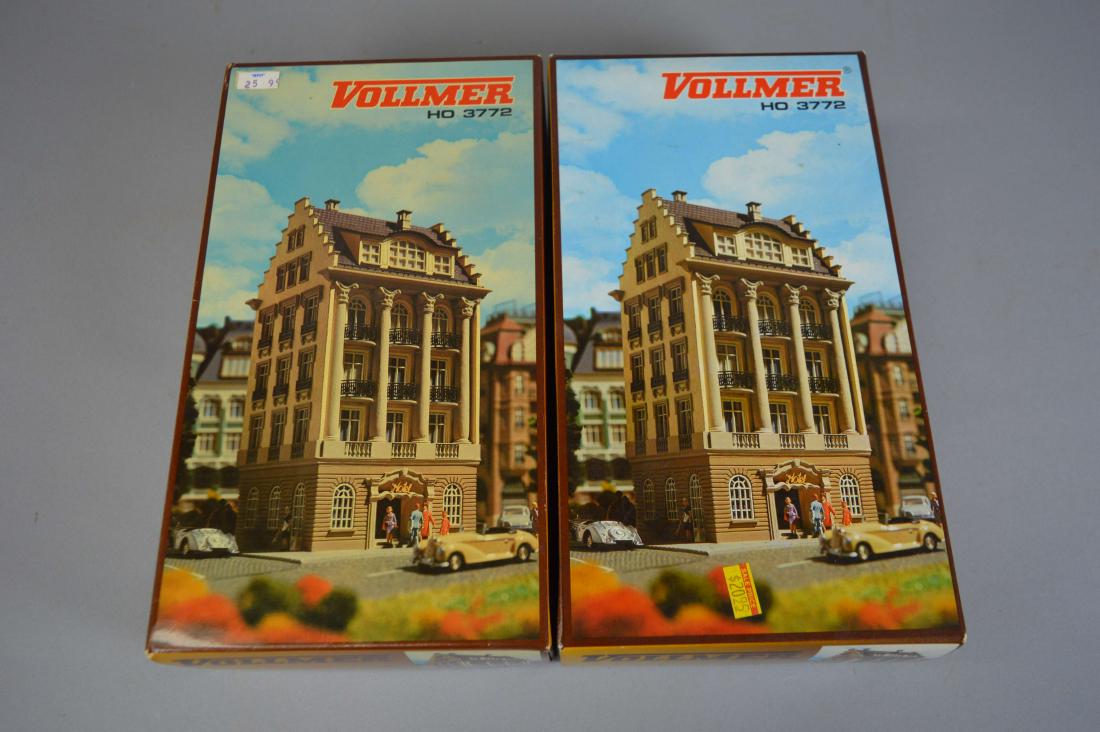 2 Vollmer 3772 HO Scale Hotel Model Kits: 2 Vollmer 3772 HO Scale Hotel Model Kits