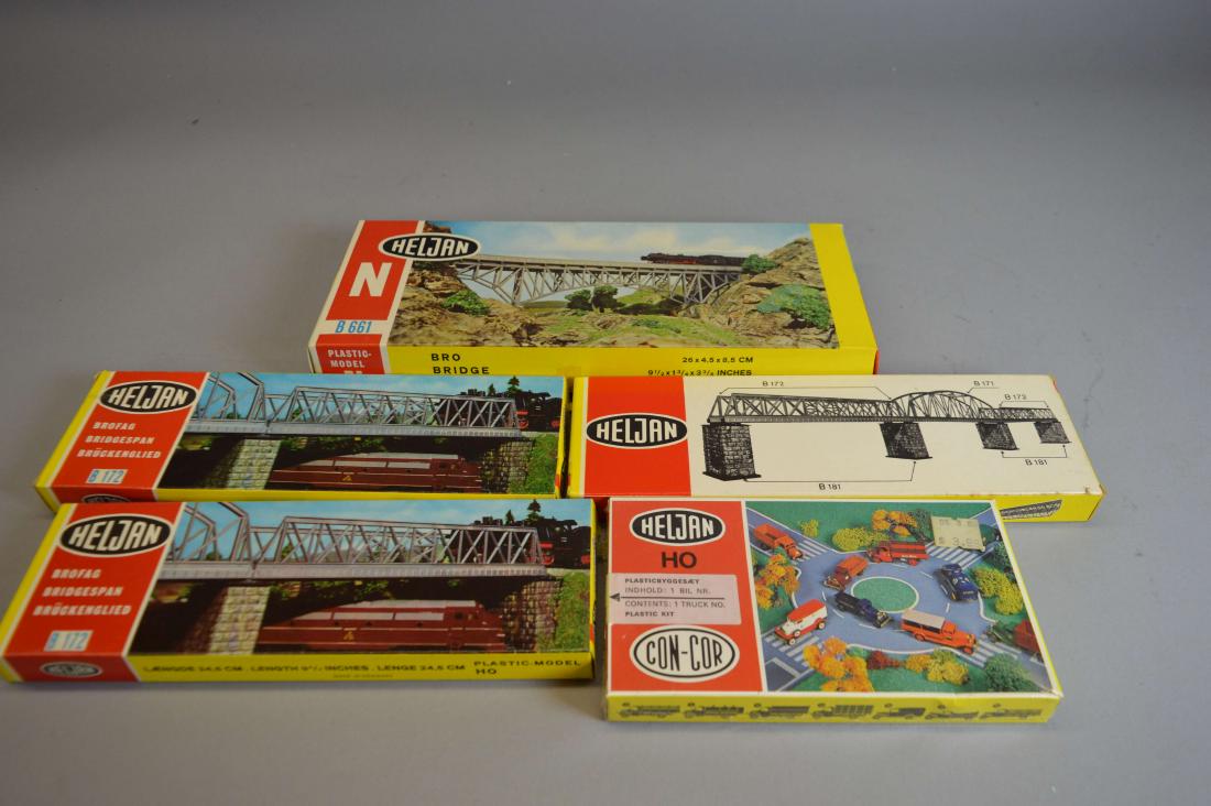 5 Heljan HO Scale Model Kits: 5 Heljan HO Scale Model Kits