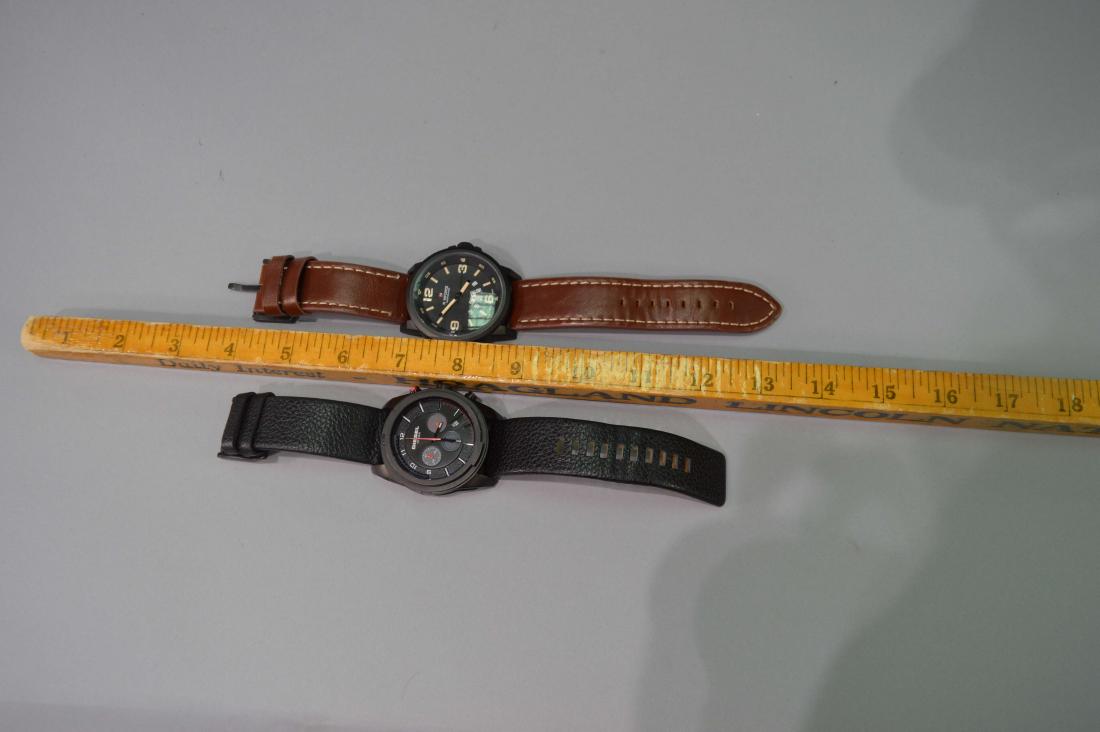 2 Men's Sports Watches Naviforce & Diesel: Two men's sports watches including Naviforce & Diesel. Very good used condition. Please review the images for condition and dimensions.