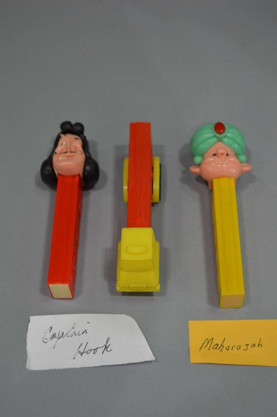 3 Vintage PEZ Dispensers No Feet Maharaja (1 of 3)