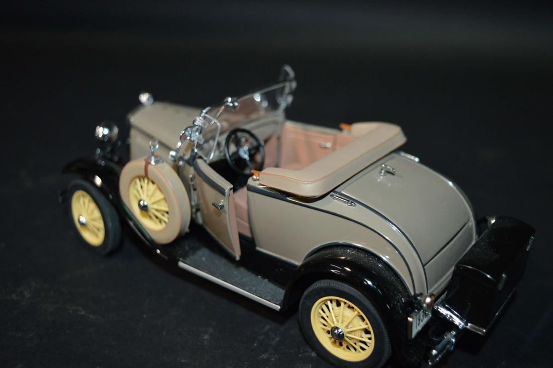 Franklin Mint Precision Model 1954 Mercedes-Benz: A Franklin Mint Precision Models 1954 Mercedes-Benz 300 SL. No box. Please review the images for condition and dimensions.
