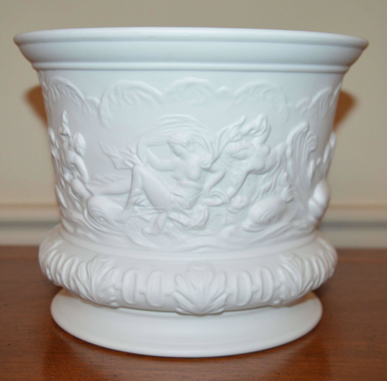Portmeirion Parian Porcelain Cache Pot: Portmeirion Parian Porcelain Cache Pot