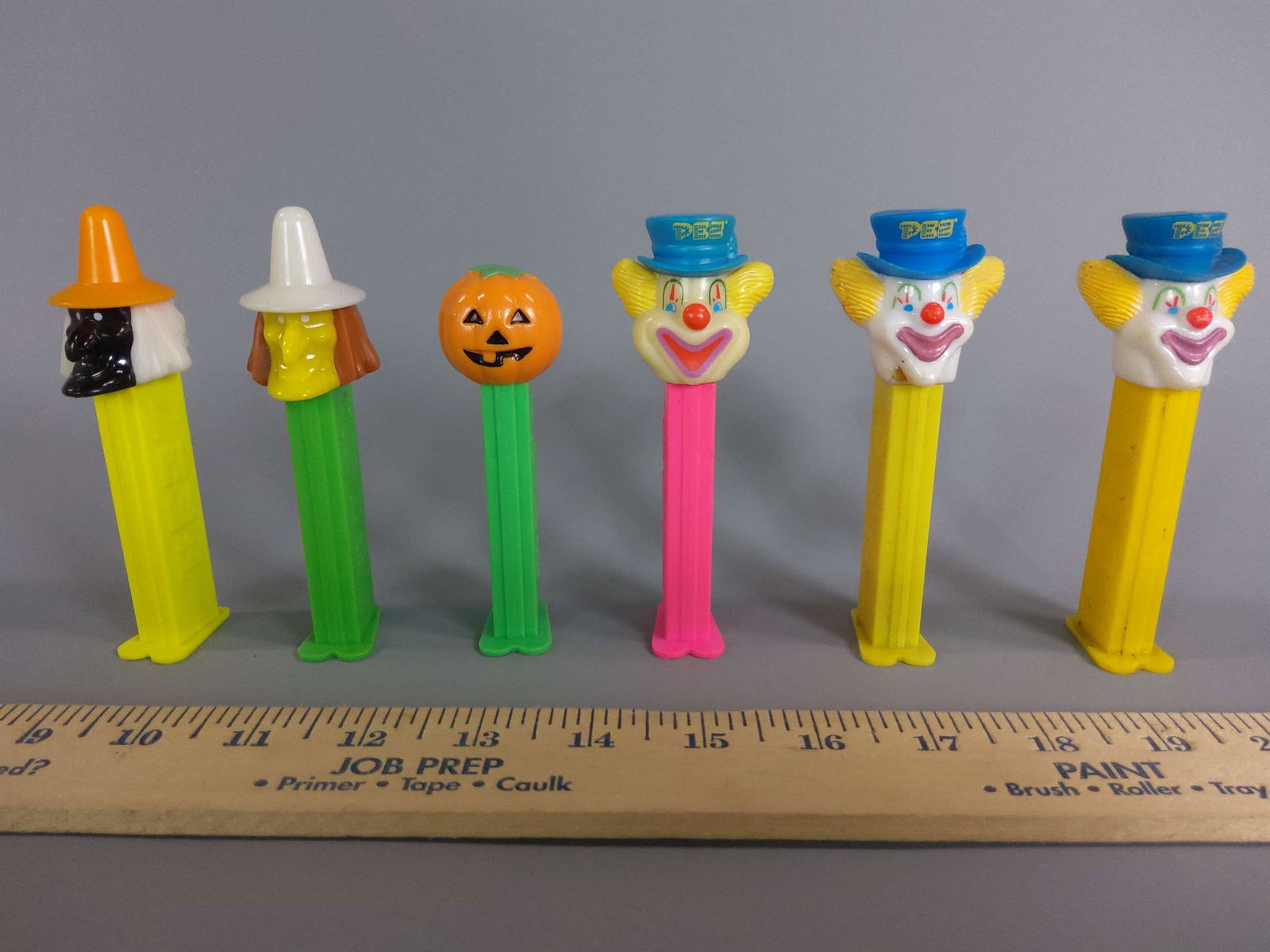 6 PEZ Dispensers Halloween Witch & Clowns: 6 PEZ Dispensers Halloween Witch & Clowns