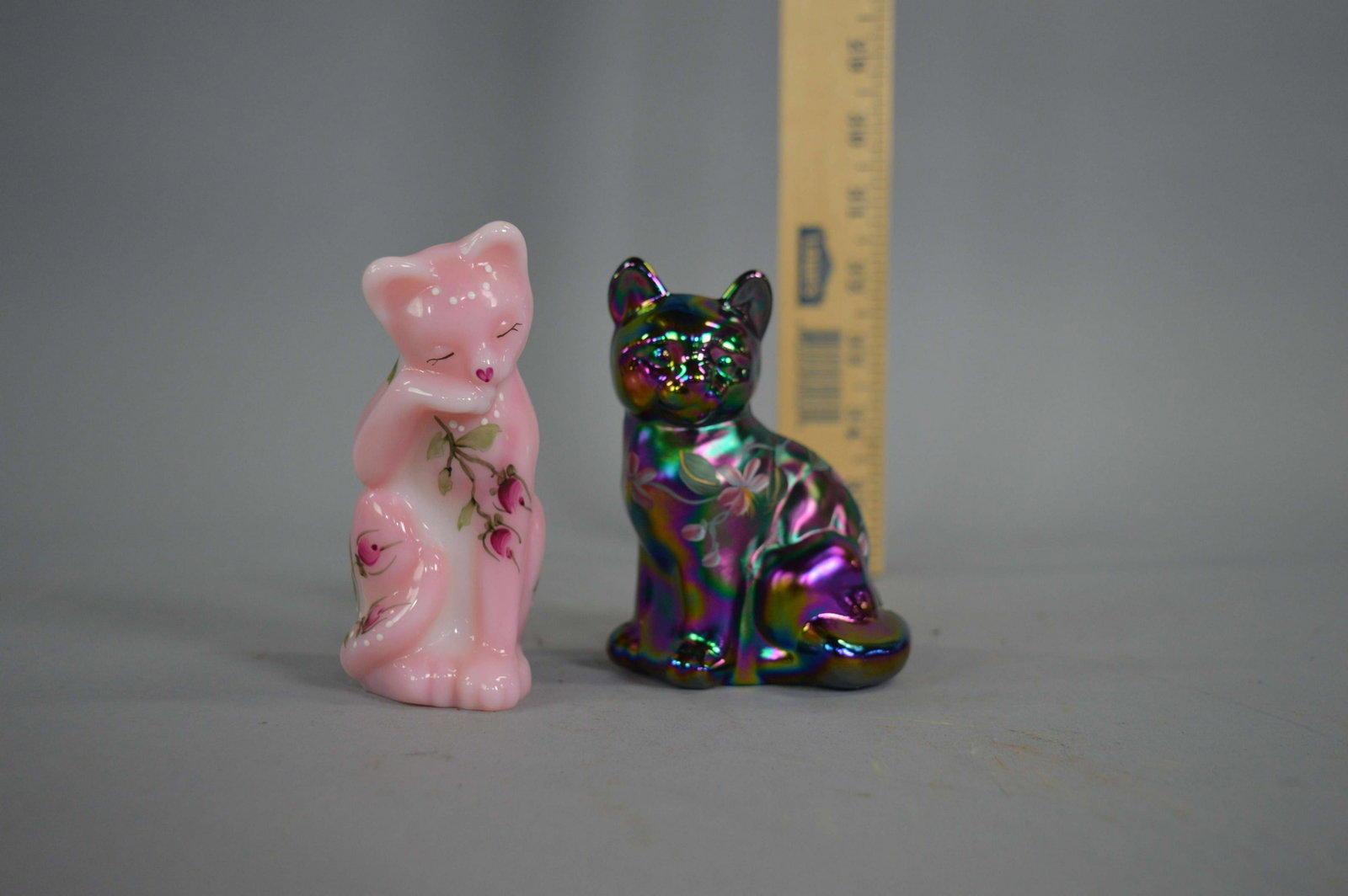 2 Fenton Art Glass Cats: 2 Fenton Art Glass Cats