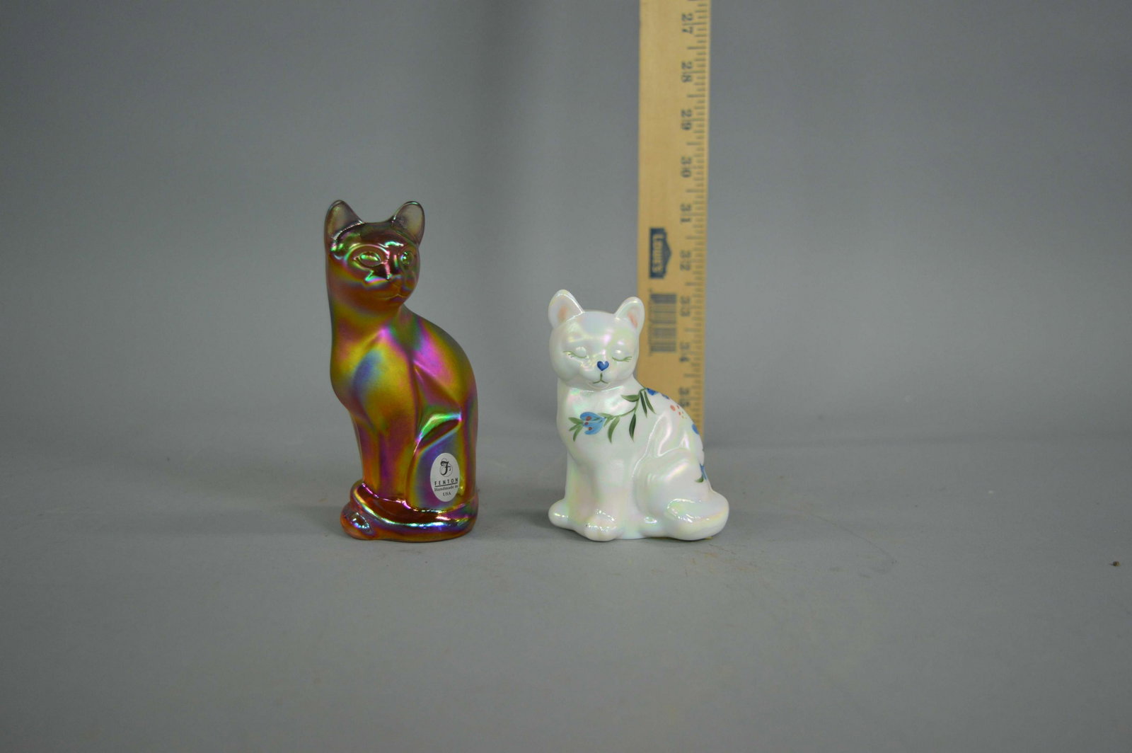2 Fenton Art Glass Cats: 2 Fenton Art Glass Cats