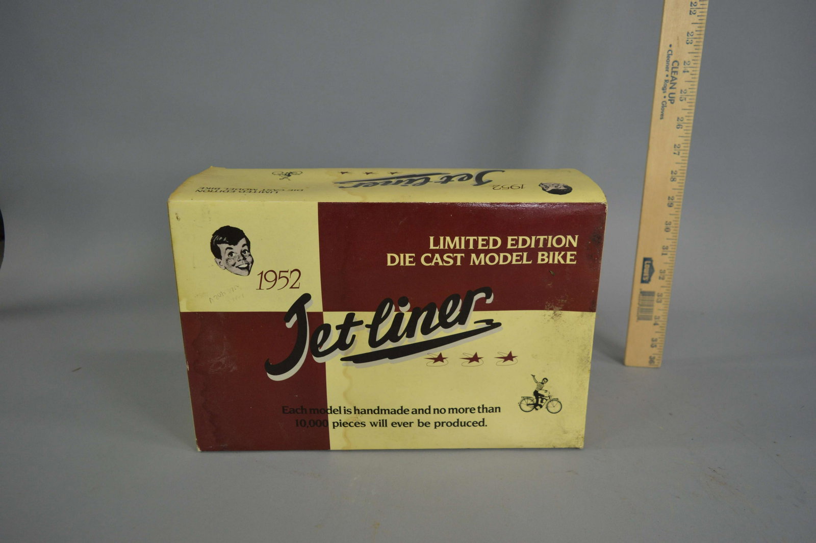 1952 Jet Liner Diecast Bicycle Model: 1952 Jet Liner Diecast Bicycle Model