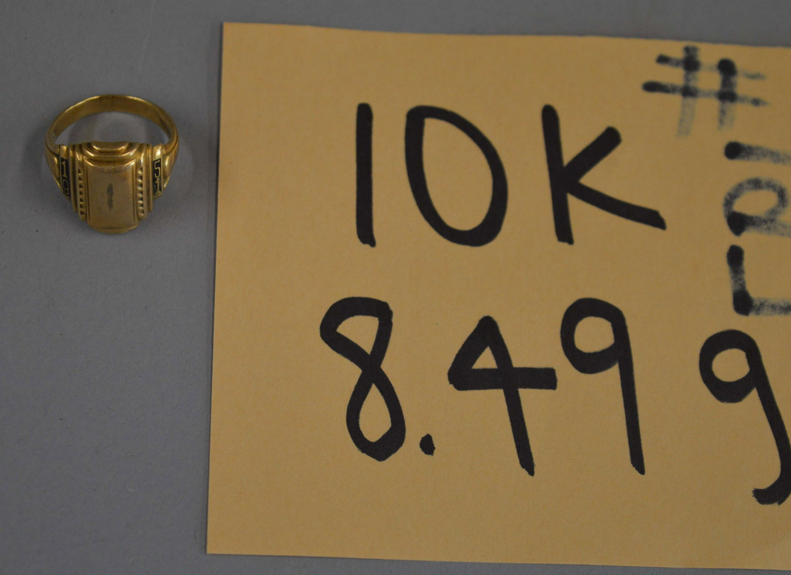 10k k Gold 1951 Class Ring: 10k k Gold 1951 Class Ring