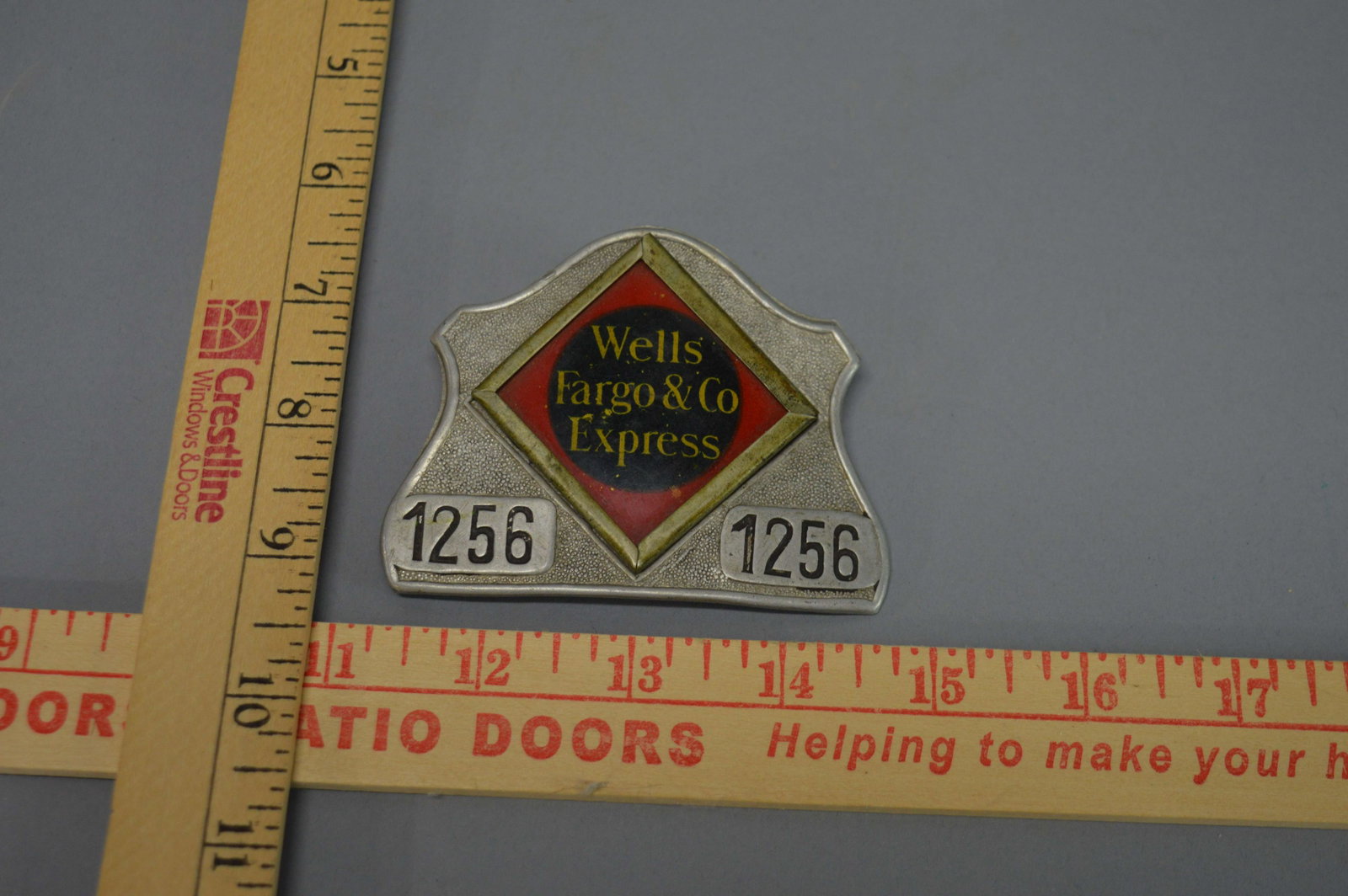 Wells Fargo & Co Express Hat Badge: Wells Fargo & Co Express Hat Badge