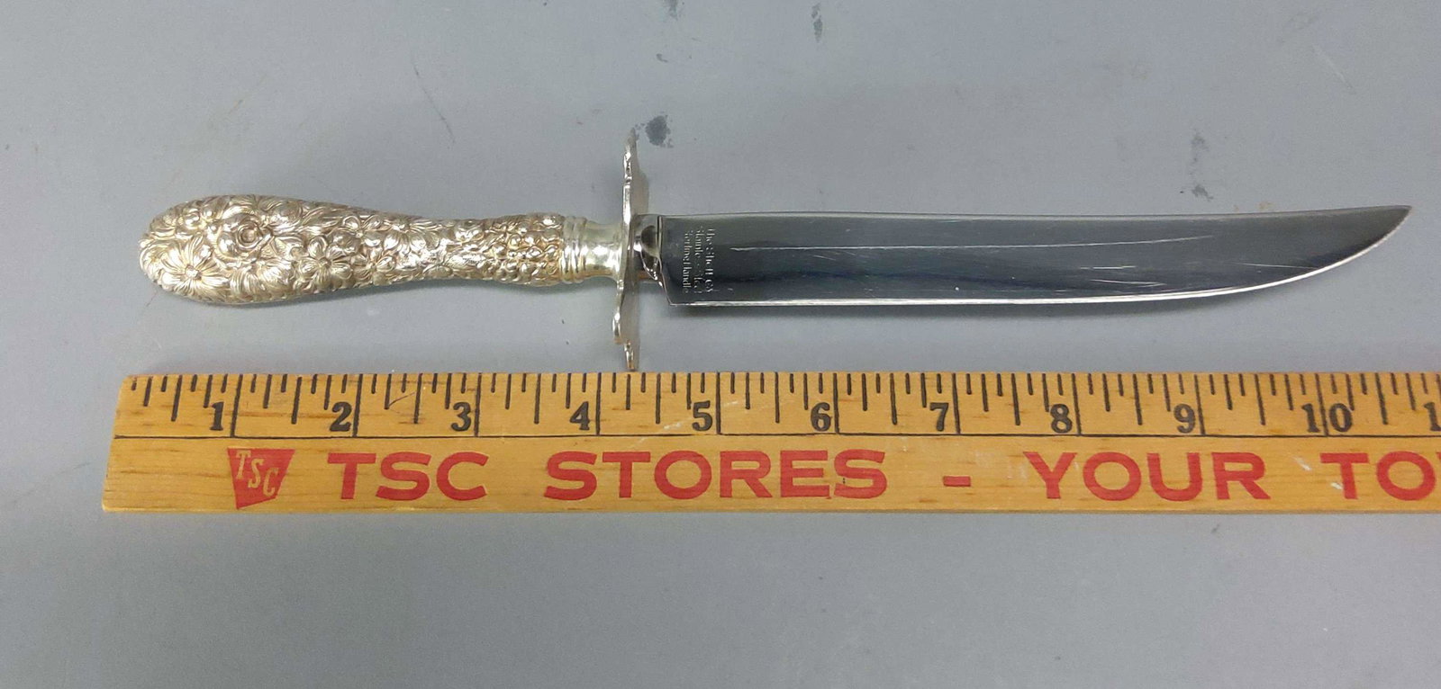 Stieff Sterling Silver Handled Repousse Cold Meat Knife: A Steiff sterling silver handled "Repousse" cold meat knife. Good condition. Please review the images for condition and dimensions.