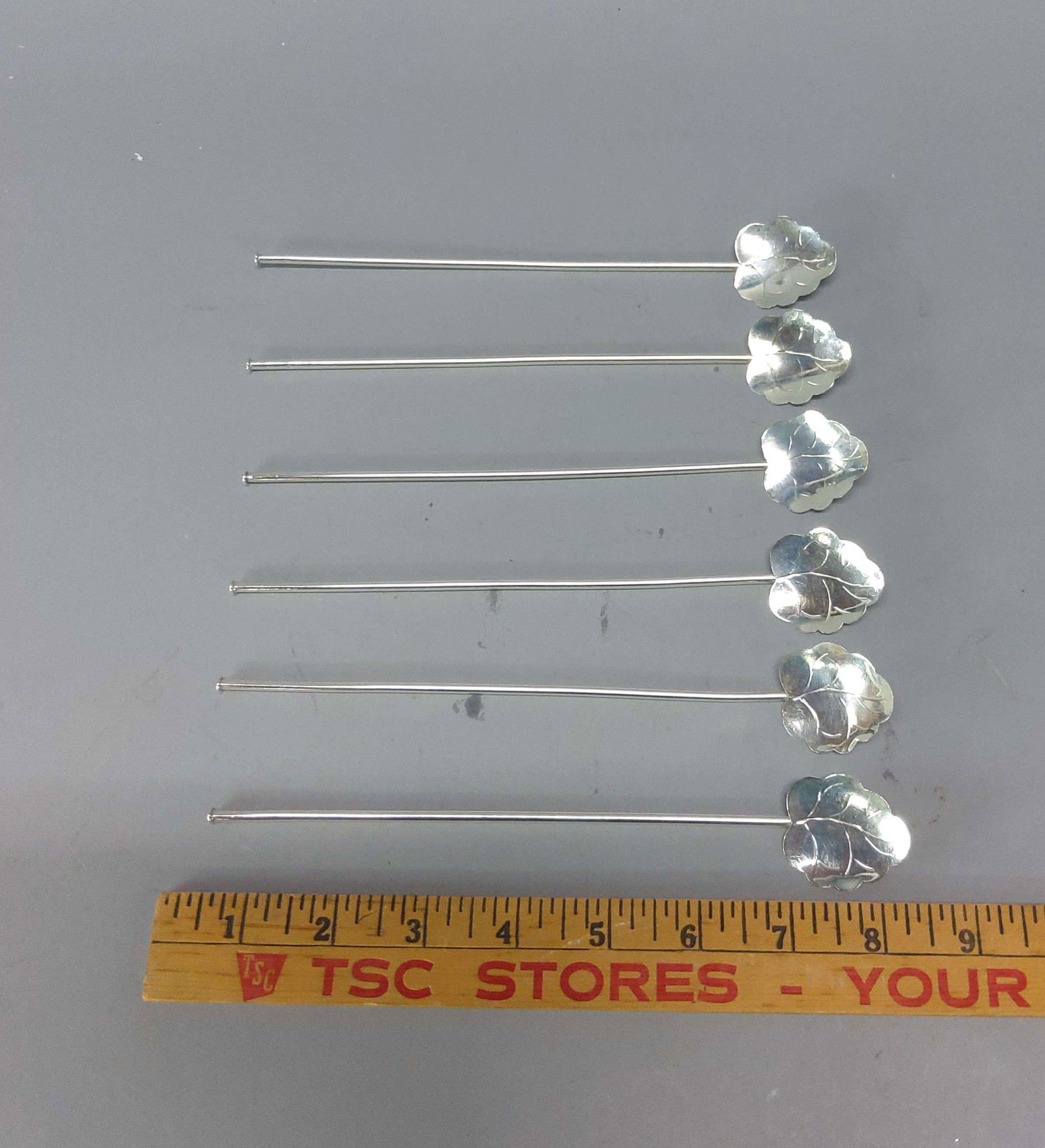 6 Sterling Silver Iced Tea Stirrers: A set of six sterling silver iced tea stirrers, weighing 36 grams. Good condition. Please review the images for condition and dimensions.