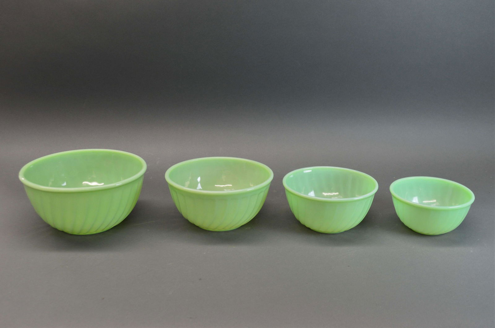 Set of 4 Fire King Jadeite Swirl Mixing Bowls (1 of 5)