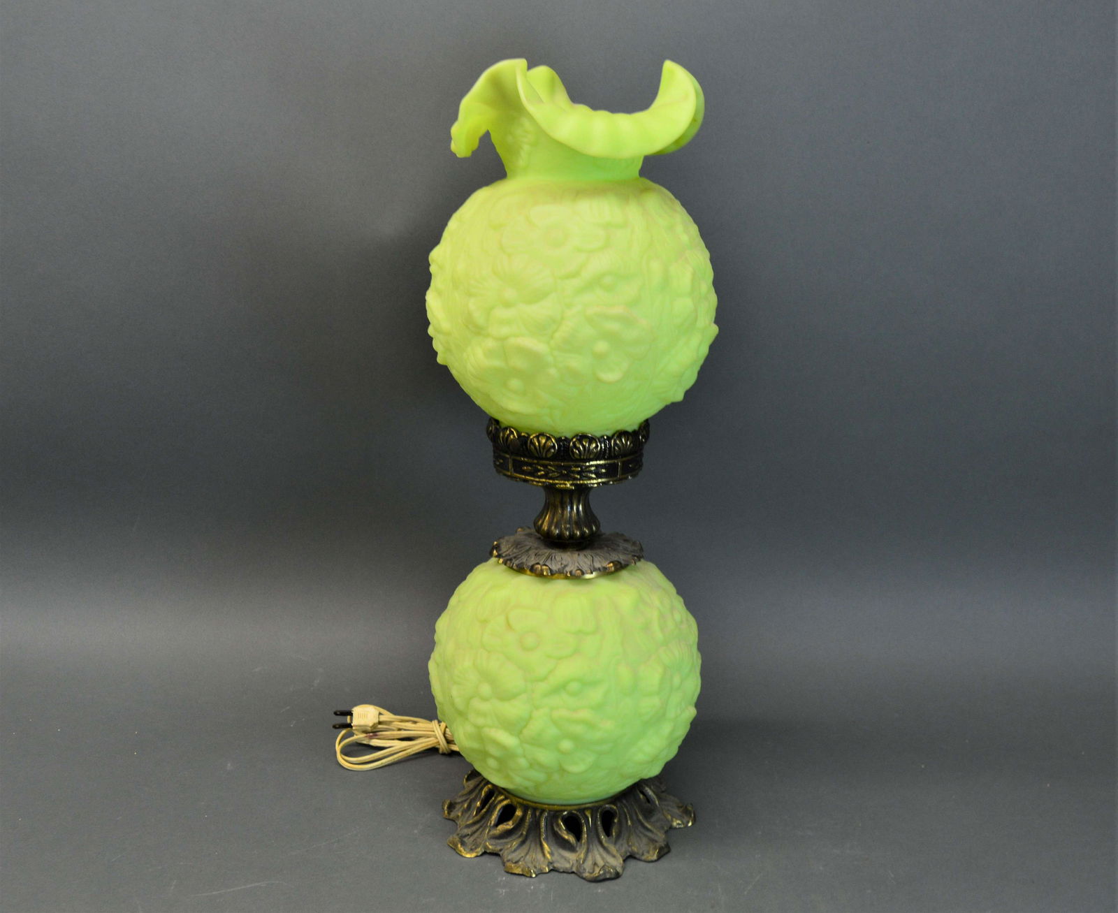 Fenton Green Satin Poppy GWTW Lamp (1 of 5)